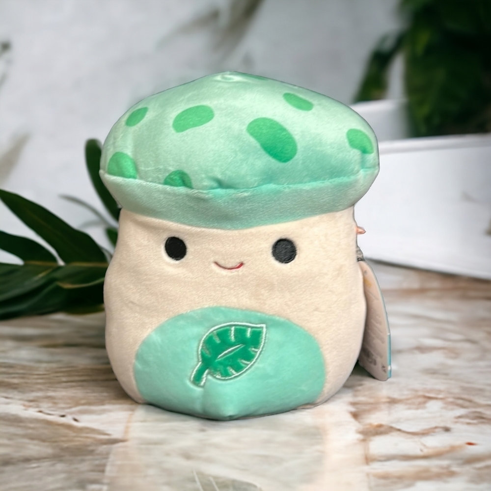 NWT 8" Sydney the leaf mushroom squishmallow